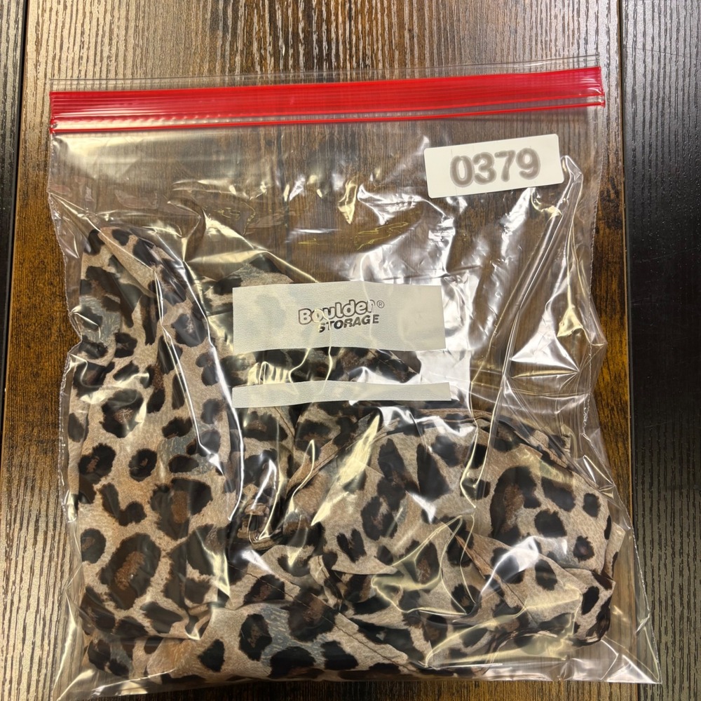 Maurice's Leopard Print Criss Cross V-Neck Faux‎ Wrap Blouse Brown Tan Medium - Picture 7 of 7